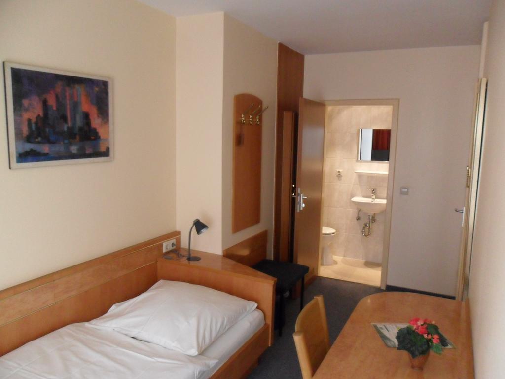 Hotel Europa Pforzheim Quarto foto